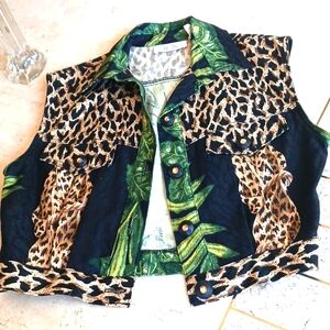 Womens vest..Vintage (store) Cache. Sz Small,,Animal Print - 100% cotton, U.S.A.
